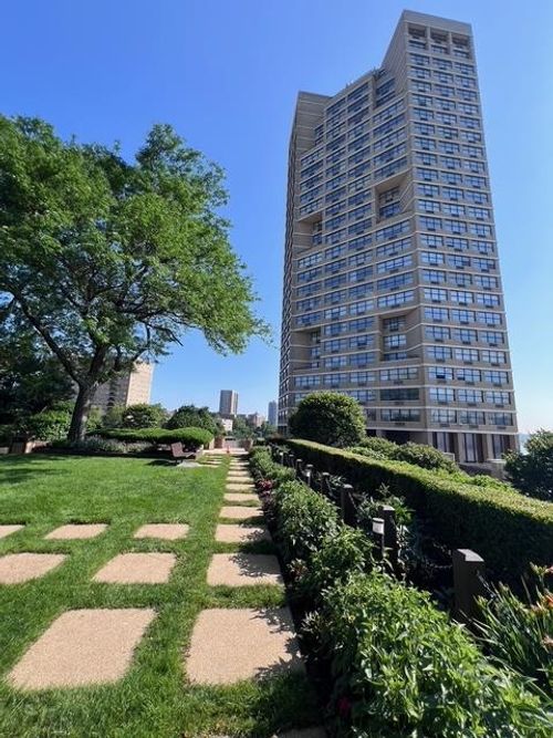29d-7004 Kennedy Blvd, Guttenberg, NJ, 07093-5043 | Card Image