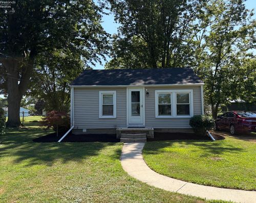 713 Walnut St, Fremont, OH, 43420-3960 | Card Image