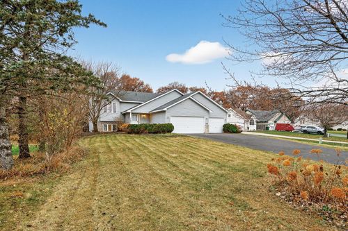 7797 Marilyn Dr, Lino Lakes, MN, 55014-5508 | Card Image