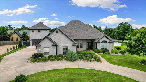 11 Darian Dr, Bentonville, AR, 72712-3855 | Card Image