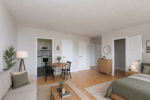 900-525 Eglinton Ave E, Toronto, ON, M4P1N5 | Card Image