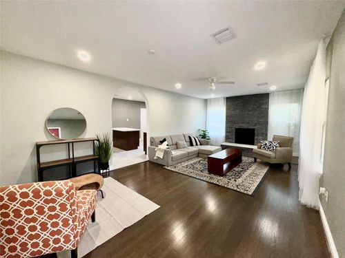 7135 Cayton St, Houston, TX, 77061-2707 | Card Image