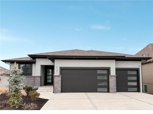 8181 Valley Rd, Lenexa, KS, 66220-2509 | Card Image