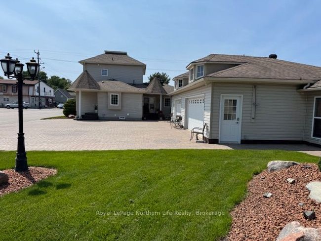 218 Nipissing St, House other with 3 bedrooms, 3 bathrooms and 6 parking in Sturgeon Falls ON | Image 11