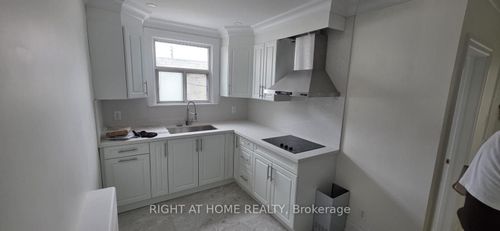 01-1782 Jane St, York, ON, M9N2T2 | Card Image