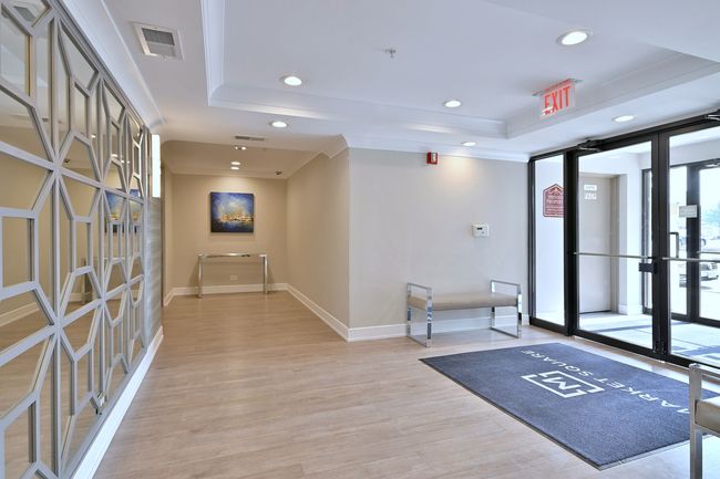 Lobby | Image 6