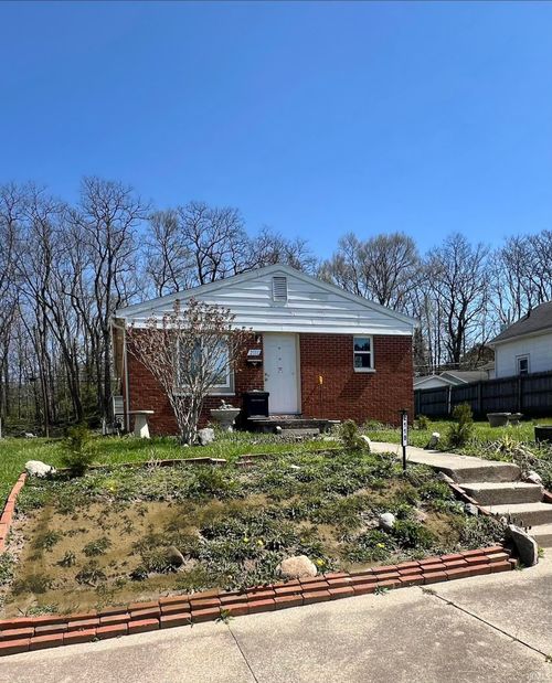 2118 S Warren St, South Bend, IN, 46613-1364 | Card Image