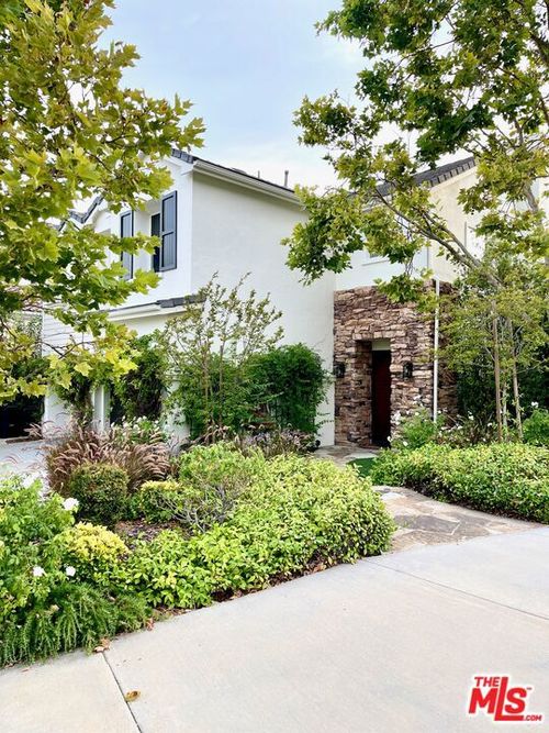 991 Deerhill Rd, Oak Park, CA, 91377 | Card Image