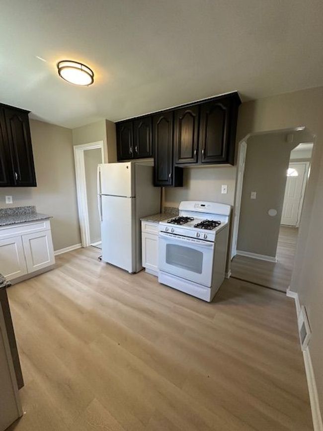 568 E Annabelle Ave, House other with 2 bedrooms, 1 bathrooms and null parking in Hazel Park MI | Image 7