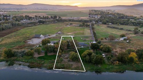 64209 E Grover Pr Ne, West Richland, WA, 99353-6131 | Card Image