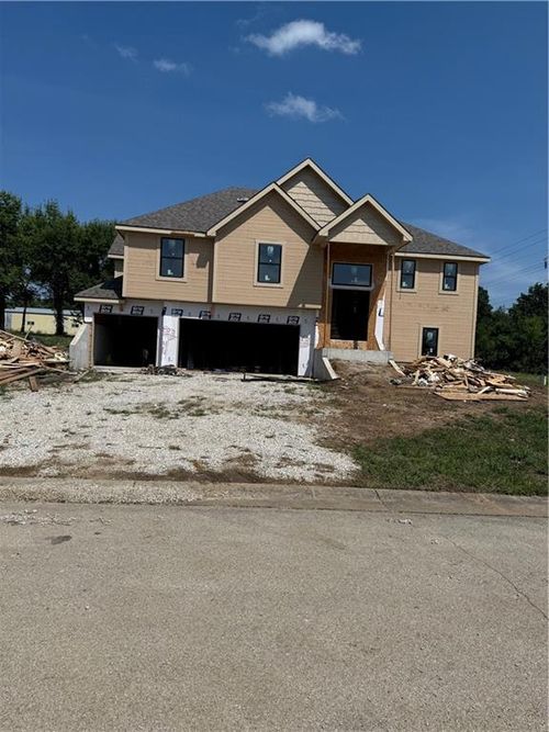 12402 Morgan St, Excelsior Springs, MO, 64024-2950 | Card Image