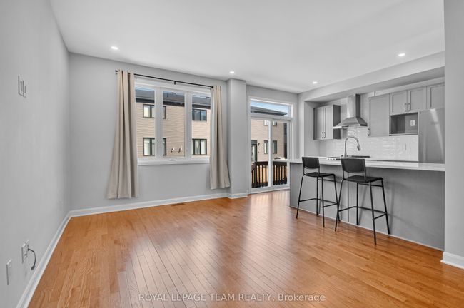 123 Chakra Street, House attached with 3 bedrooms, 3 bathrooms and 2 parking in Barrhaven ON | Image 6