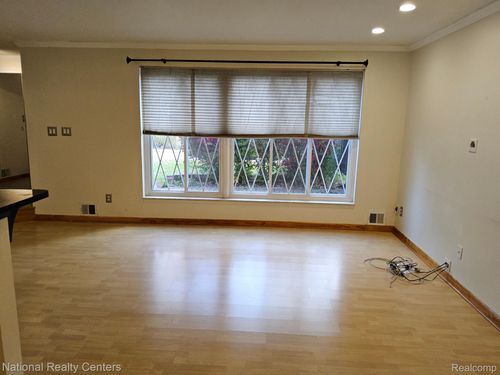 2-8676 Community Blvd Boulevard, Warren, MI, 48093 | Card Image