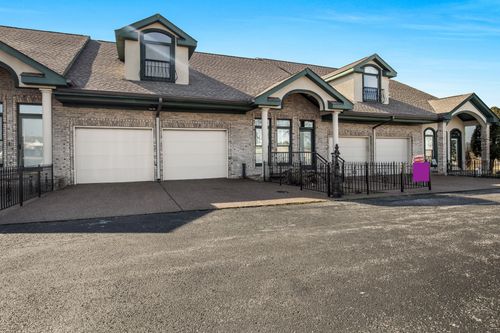 102 Champion Dr, Springfield, TN, 37172-6397 | Card Image