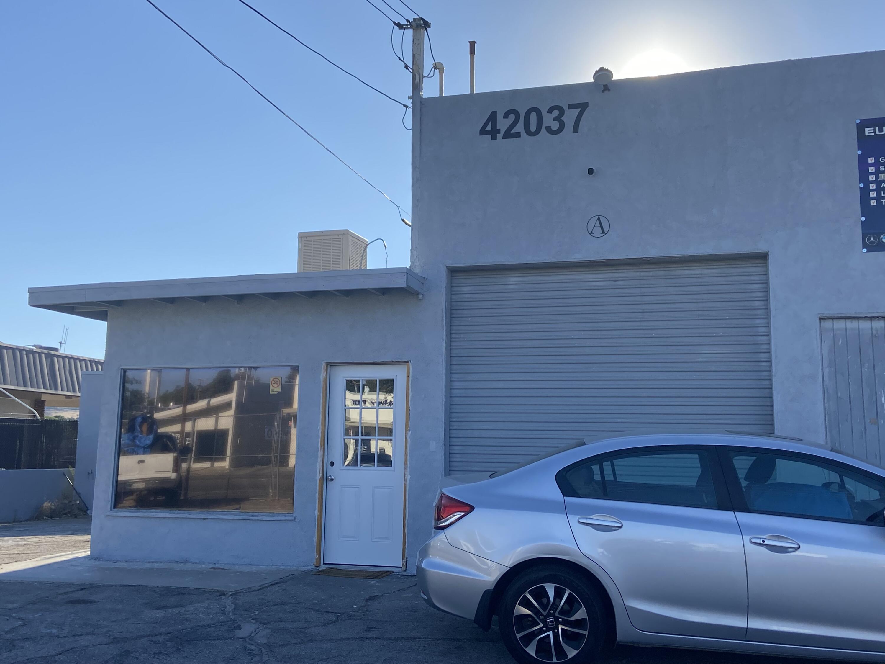 42037 50Th St W, Quartz Hill, CA 93536