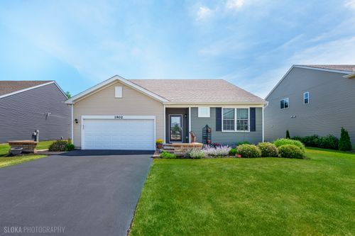 1902 Doolin Ave, McHenry, IL, 60050-7317 | Card Image