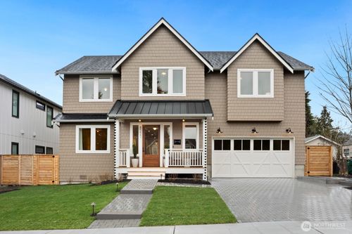 8221 22nd Ave Ne, Seattle, WA, 98115-4513 | Card Image