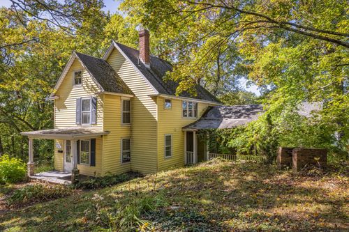 25 Chestnut St, Vernon, CT, 06066-3221 | Card Image