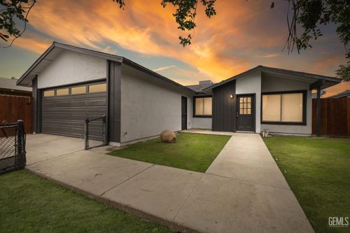 1040 Iris St, Wasco, CA, 93280-2814 | Card Image