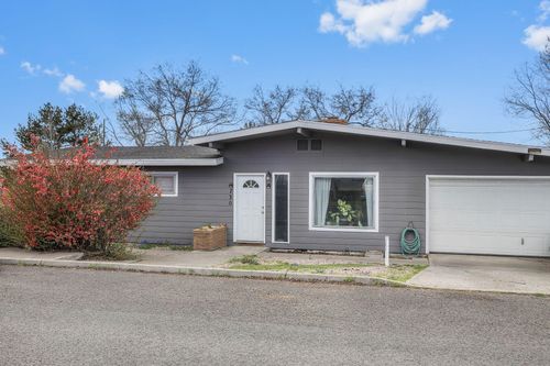 730 Se Turner St, Madras, OR, 97741-1563 | Card Image