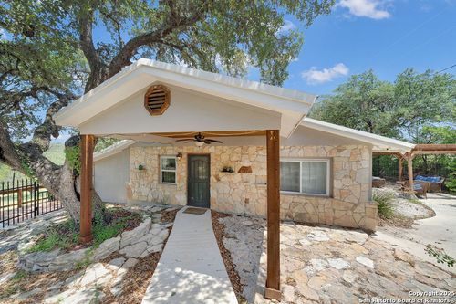 690 Windrush, Canyon Lake, TX, 78133-1800 | Card Image