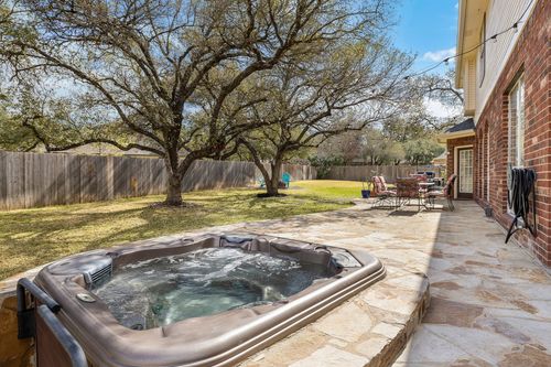 2116 Maidstone Cv, Round Rock, TX, 78664-6210 | Card Image