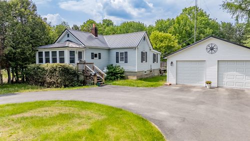 118 Summer St, Dover-Foxcroft, ME, 04426-1149 | Card Image