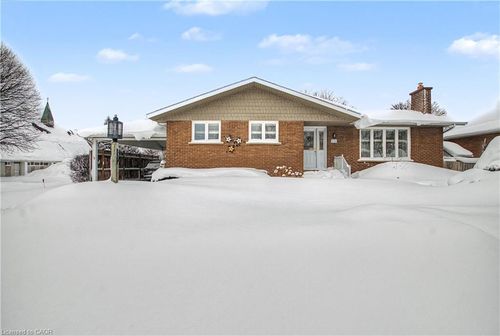 938 Wellington St, Port Elgin, ON, N0H2C3 | Card Image