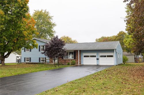 7 W Canon Dr, Rochester, NY, 14624-3613 | Card Image