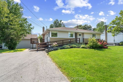 450 Coronation Blvd, Amherstview, ON, K7M5P9 | Card Image