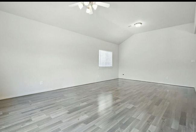 Dining area. | Image 15