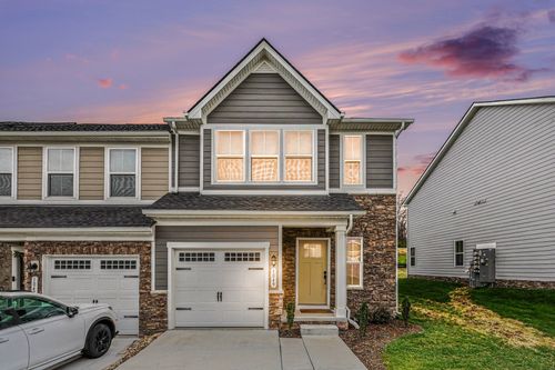 1049 Mountain View Dr, Thompsons Station, TN, 37179-2205 | Card Image