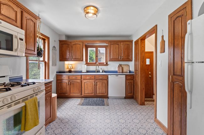 231 Glenview Ave, House other with 3 bedrooms, 2 bathrooms and null parking in Wauwatosa WI | Image 16