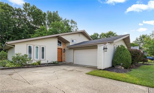 35868 Laurel Cir, North Ridgeville, OH, 44039-1502 | Card Image