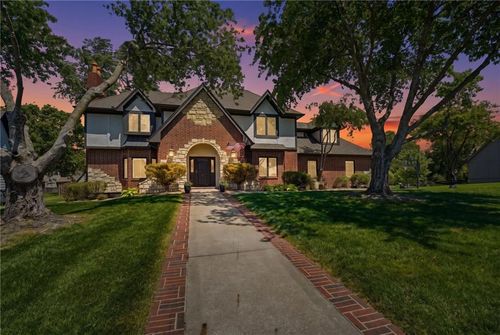2448 Nw Valley View Dr, Lee's Summit, MO, 64081-1978 | Card Image