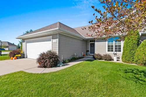 1724 Remington Ridge Way, LEDGEVIEW, WI, 54115 | Card Image