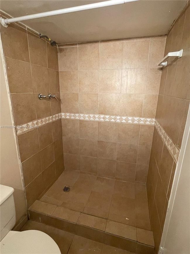 APT-107 - 1800 Sans Souci Blvd, Condo with 2 bedrooms, 2 bathrooms and null parking in North Miami FL | Image 10
