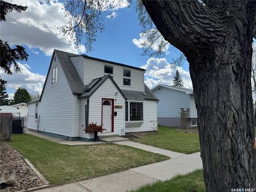 312 1st St E, Saskatoon, SK, S7H1S2 | Card Image