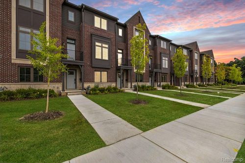 382 Notre Dame St, Grosse Pointe, MI, 48230-1521 | Card Image