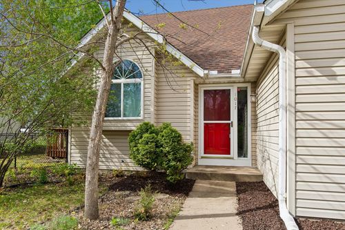 1017 Larch St, Farmington, MN, 55024-1740 | Card Image
