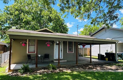 121 Banks St, Columbus, TX, 78934-1501 | Card Image