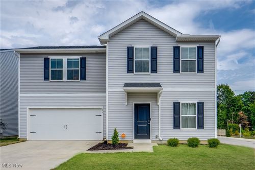 677 Crossings Ln, Akron, OH, 44320-3028 | Card Image