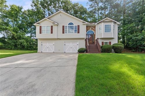 7402 Grayson Bridge Cir, Douglasville, GA, 30134-6477 | Card Image