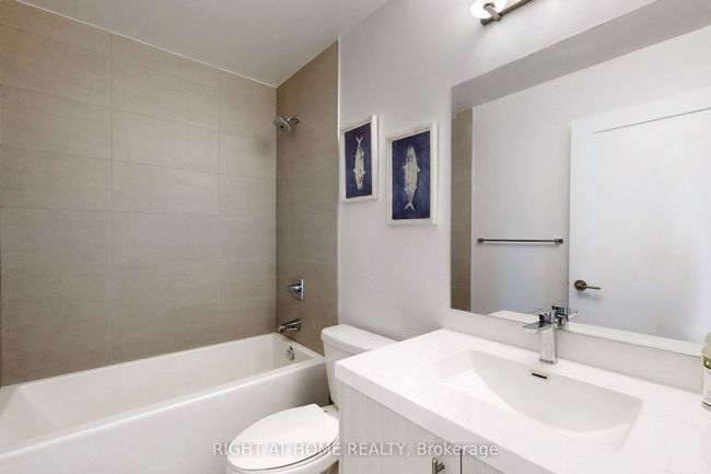 1012 - 286 Main St, Condo with 2 bedrooms, 2 bathrooms and null parking in Toronto ON | Image 23