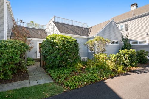 4-4 Quanaduck Cove Ct, Stonington, CT, 06378-2930 | Card Image