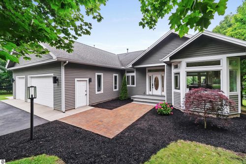 12175 E Old Orchard Trl, Suttons Bay, MI, 49682-9618 | Card Image
