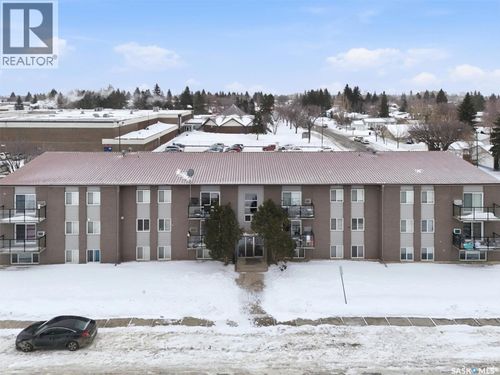 2 Summers Pl, Saskatoon, SK, S7H3W4 | Card Image