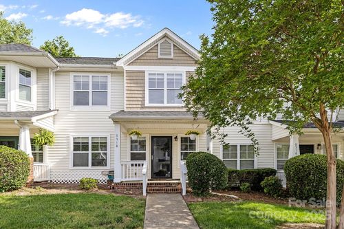 6518 Point Comfort Ln, Charlotte, NC, 28226-3940 | Card Image