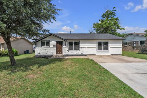 3265 Earle Dr, Haltom City, TX, 76117-3532 | Card Image