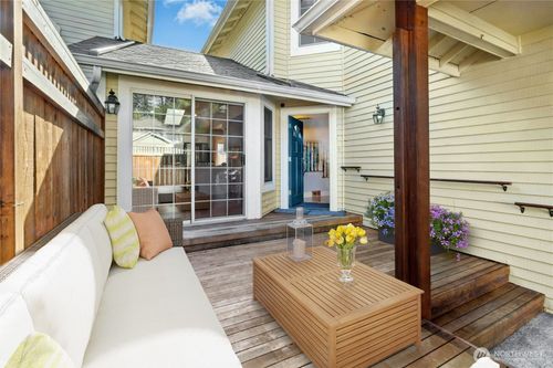 41-15865 Northup Way, Bellevue, WA, 98008-2536 | Card Image